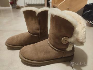 Ugg donna con bottoni