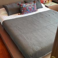 Letto in stile giapponese con rete