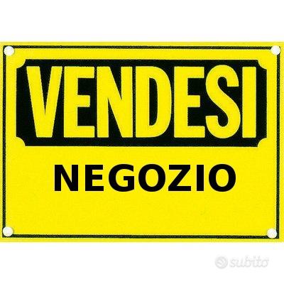 Negozio due vetrine