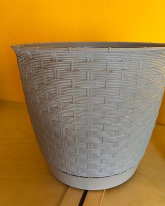 Vasi in ceramica e plastica