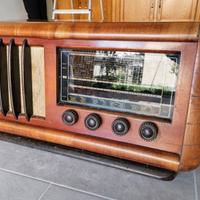 radio d'epoca in legno