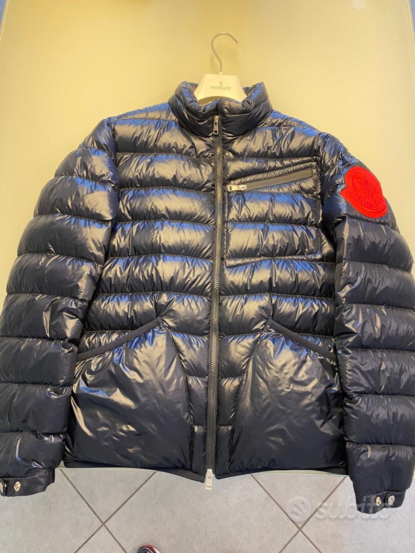 Cerco giubbino outlet moncler