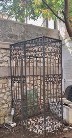 Struttura in ferro antico