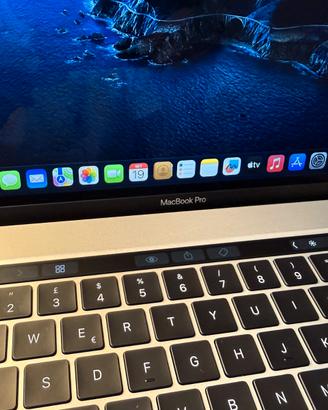 MacBook Pro i9 2,4 GHz, 32 GB, 1 TB, 5500M 8 GB – 