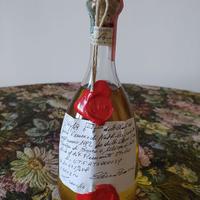 Bottiglia di grappa della distilleria "Vieux Mouli