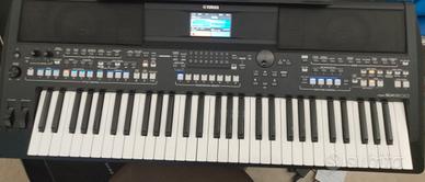 Tastiera Yamaha PSR SX 600