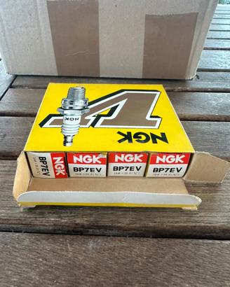 4 Candele NGK BP7EV V-Type NOS Vintage