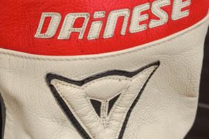 Dainese giacca e pantaloni in pelle