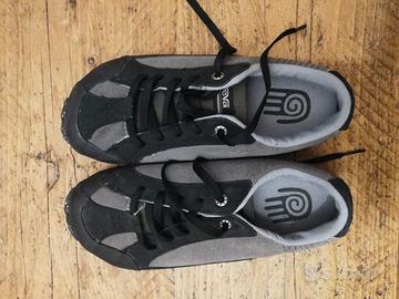 TEVA scarpe bambino tg 34 Nuove