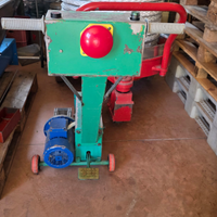 Trainatore carrelli