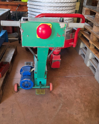 Trainatore carrelli