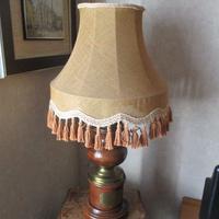 Lampada da tavolo in legno stile francese vintage