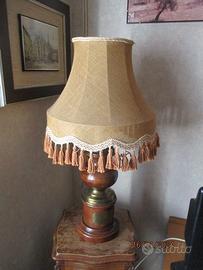 Lampada da tavolo in legno stile francese vintage