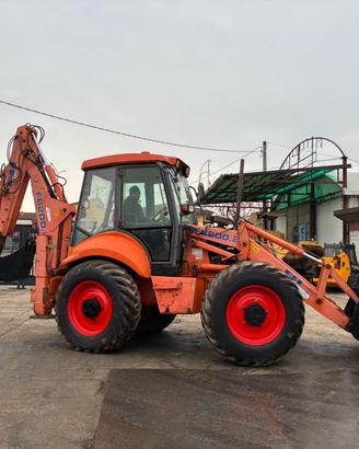 P202-TERNA FIAT HITACHI FB 200 CON TELESCOPICO