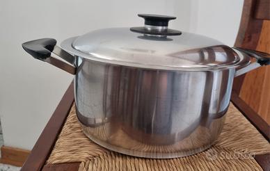 Pentola AMC ø 24 h. 12 con coperchio..