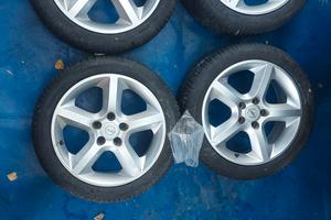 cerchi in lega e gomme per opel