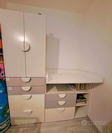 camera componibile bianca e grigia