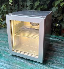 RedBull mini frigo argentato