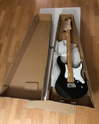 Chitarra Elettrica Yamaha Pacifica 112v