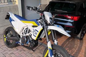 Husqvarna 701 Supermoto