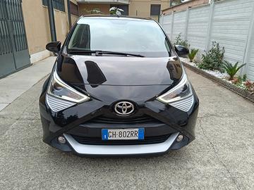 Toyota Aygo Connect 1.0 VVT-i 72 CV 5 porte x-play