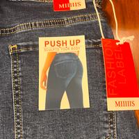 Jeans push up donna nuovi con cartellino.