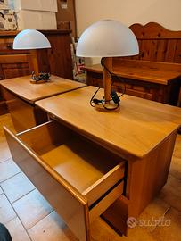 comodini in legno con abat jours abbinate 