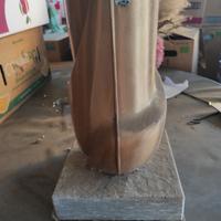 Vaso in ottone con basamento granito