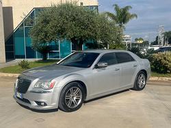 Lancia Thema 3.0 v6 riservata ad operatori del set