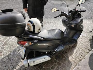 Suzuky Burgman200 c. c. 