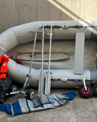 Gommone Zodiac 3,40 m + motore 8CV + accessori