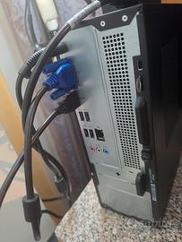 Pc  più monitor e tutti i cavi.