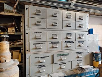 Cassettiere metalliche  officina garage