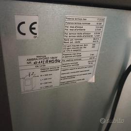 Stufa a pellet  anke per riscaldamento termosifoni