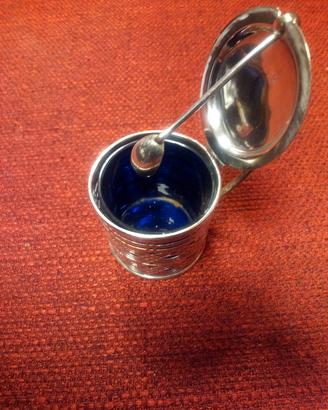 Mostardiera o saliera  in argento e vetro blu