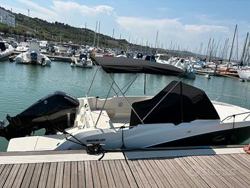 Quicksilver 675 sun deck