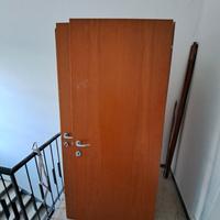 n.6 porte in legno con maniglie e cornici