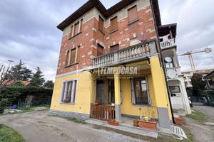 3 locali senza spese condominiali con box, posto a