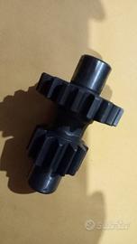 Ingranaggio retromarcia ape 703