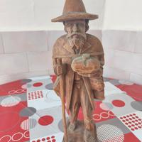 Statua intagliata in legno