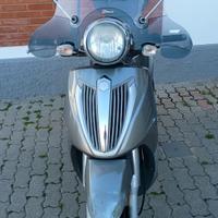 Piaggio Carnaby 300