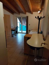 Stanza libera 500eu spese incluse - BICOCCA