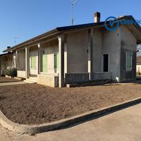 PORZIONE DI BIFAMILIARE CON SCOPERTO DI PROPRIETA'