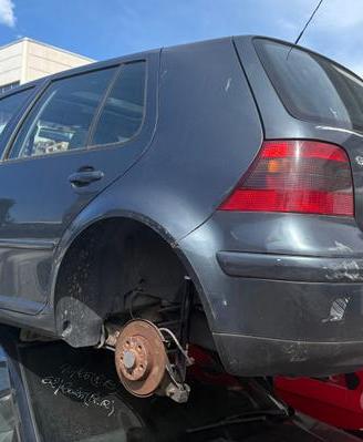 Volkswagen Golf 1.6 serie 4 solo per ricambi