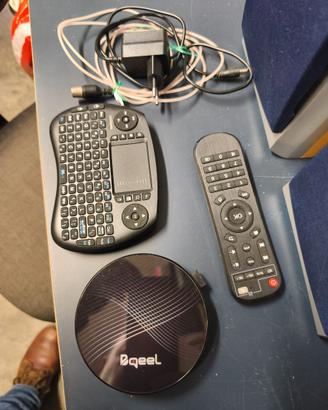 Tv box android della Bqeel con tastierina