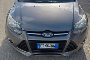 ford focus titanium 