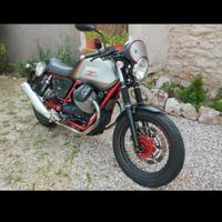 Moto Guzzi V7 Racer 