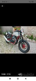 Moto Guzzi V7 Racer 