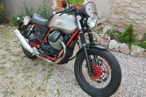Moto Guzzi V7 Racer 