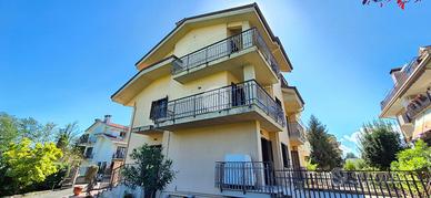 PORZIONE DI BIFAMILIARE A FROSINONE